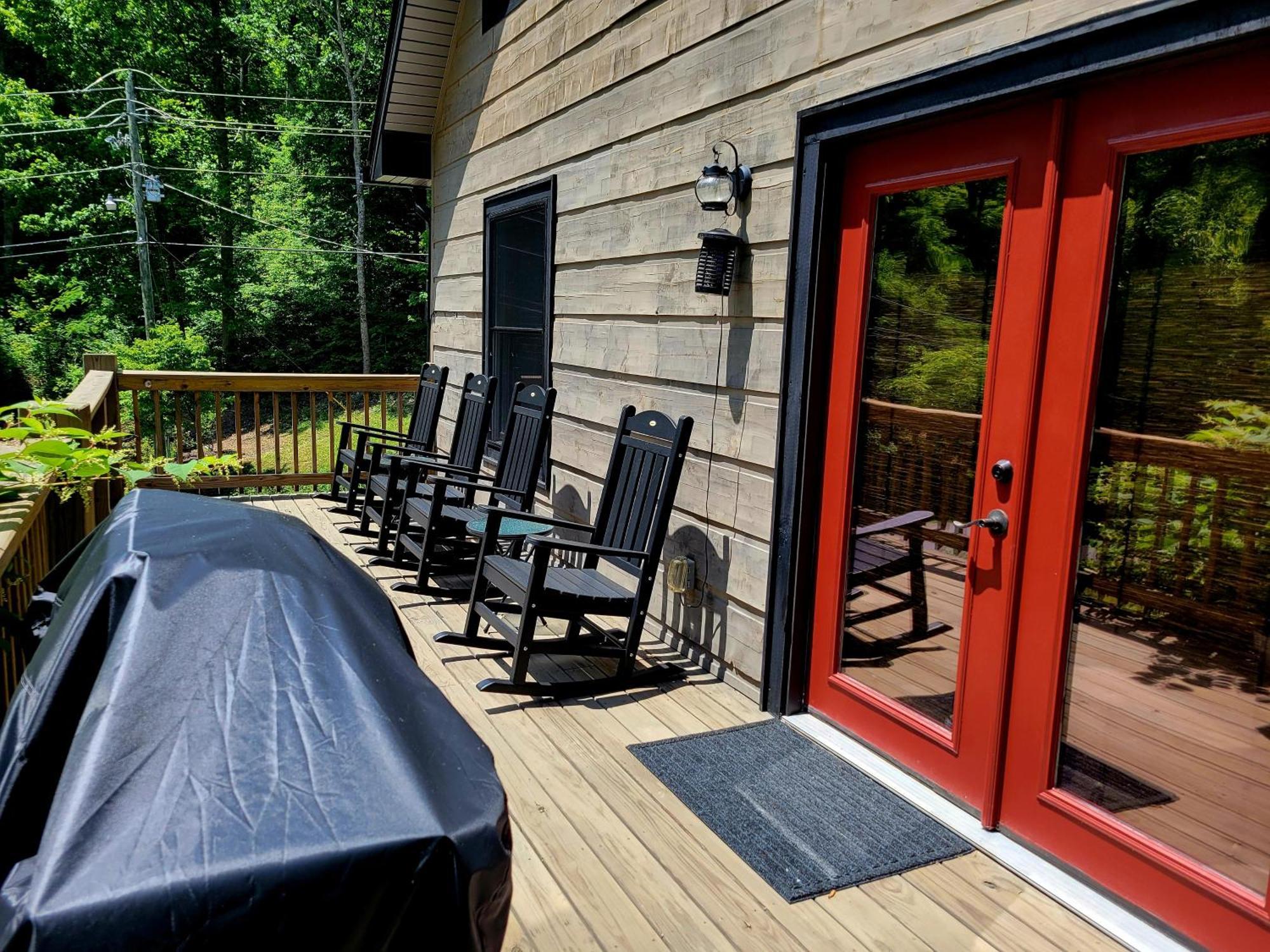 Lil Cabin In The Cove! Mtn Views, Theater, Hot Tub, Games, King Beds, Prime Location! Сивиървил Екстериор снимка