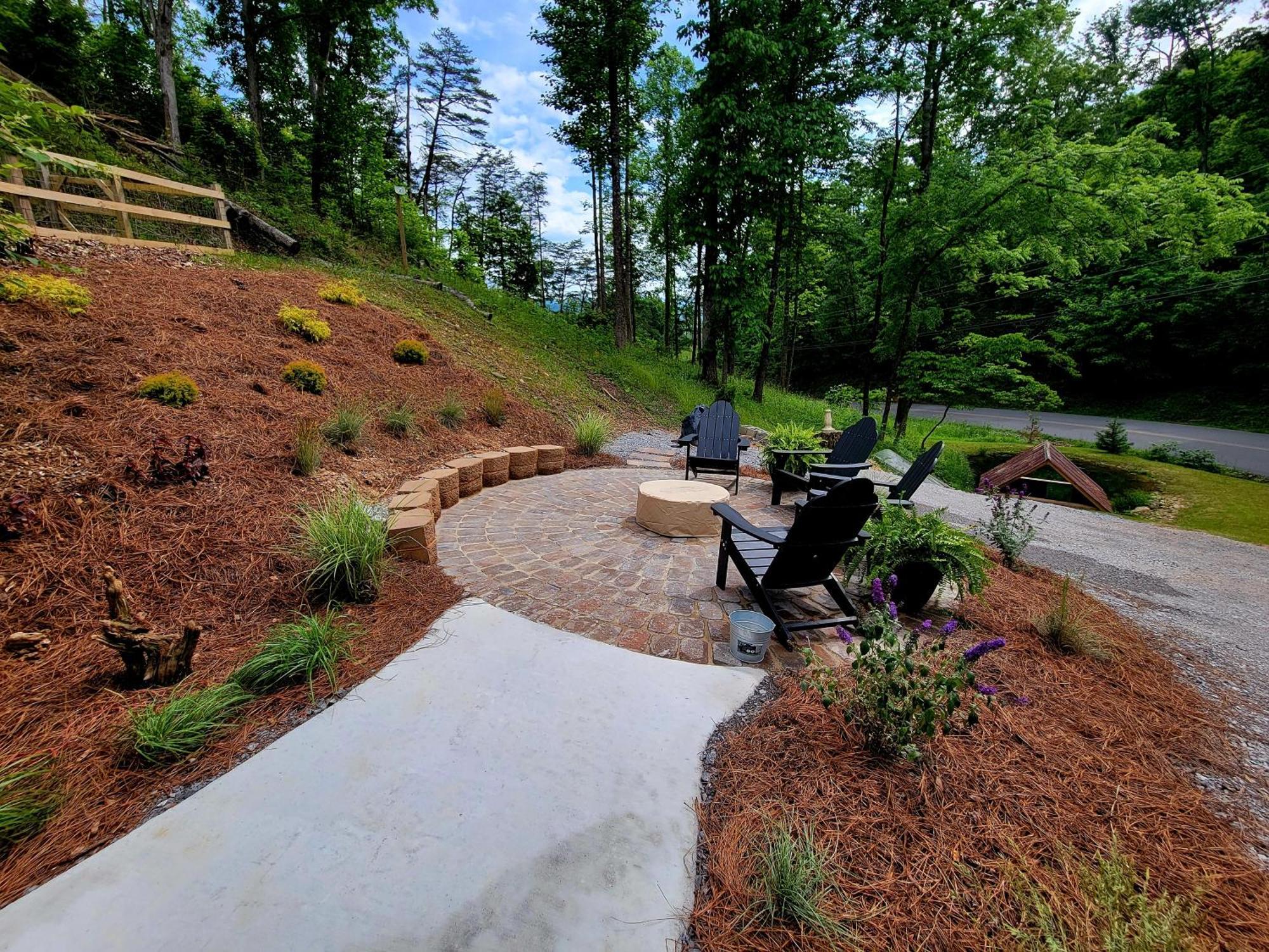 Lil Cabin In The Cove! Mtn Views, Theater, Hot Tub, Games, King Beds, Prime Location! Сивиървил Екстериор снимка