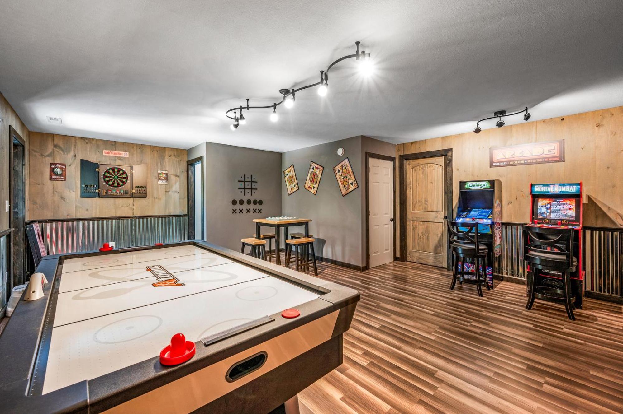 Lil Cabin In The Cove! Mtn Views, Theater, Hot Tub, Games, King Beds, Prime Location! Сивиървил Екстериор снимка