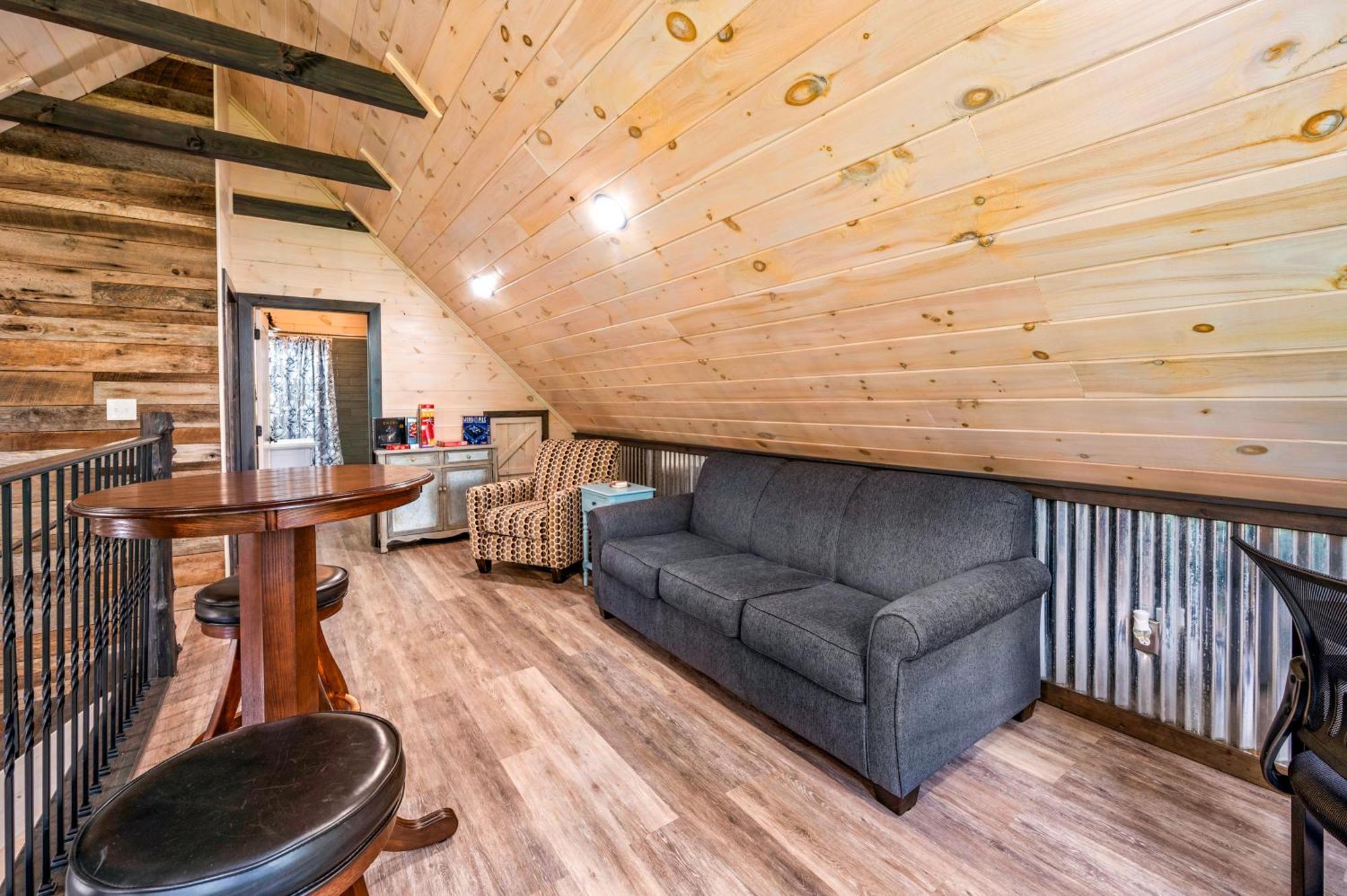 Lil Cabin In The Cove! Mtn Views, Theater, Hot Tub, Games, King Beds, Prime Location! Сивиървил Екстериор снимка