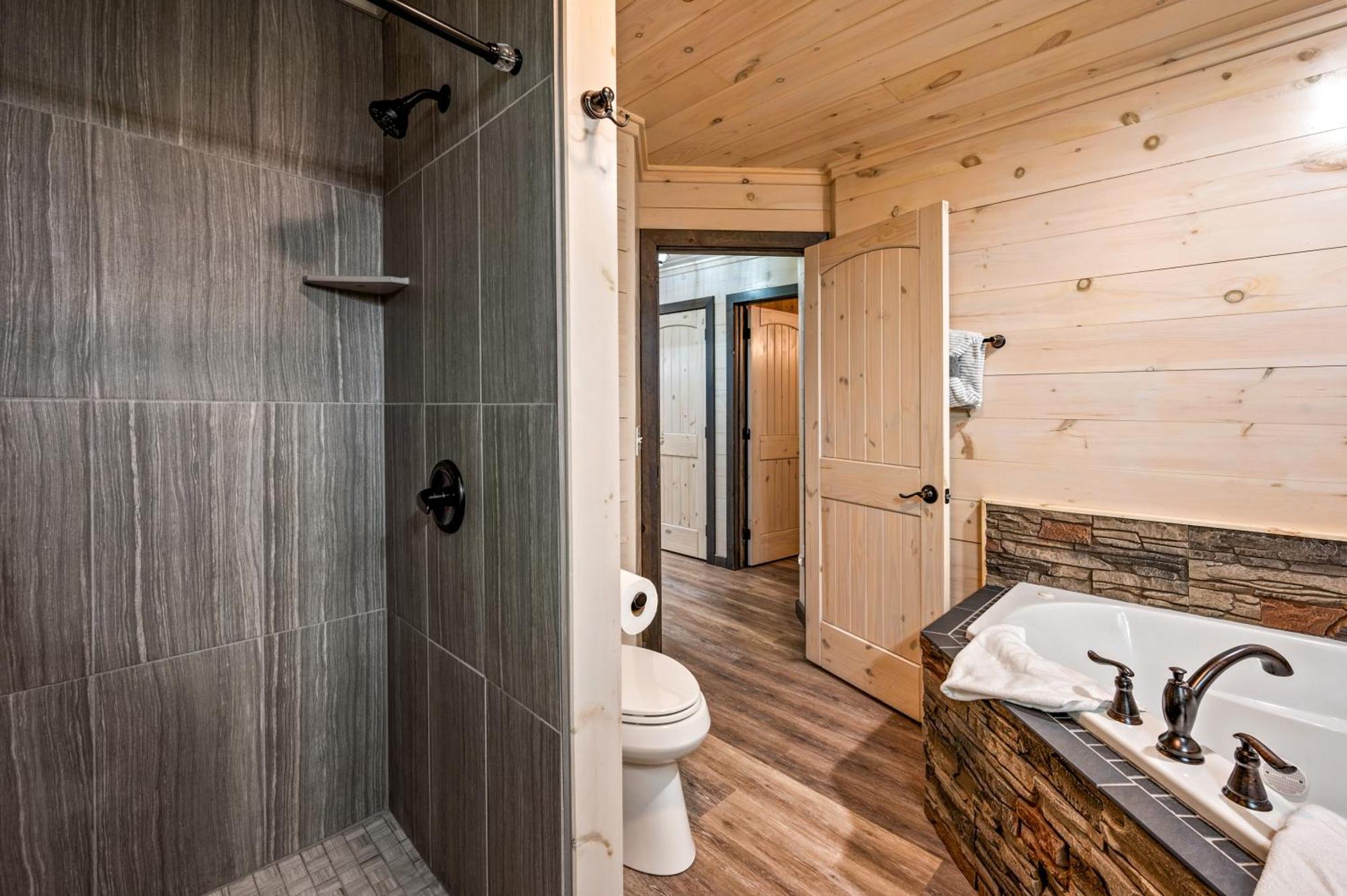 Lil Cabin In The Cove! Mtn Views, Theater, Hot Tub, Games, King Beds, Prime Location! Сивиървил Екстериор снимка