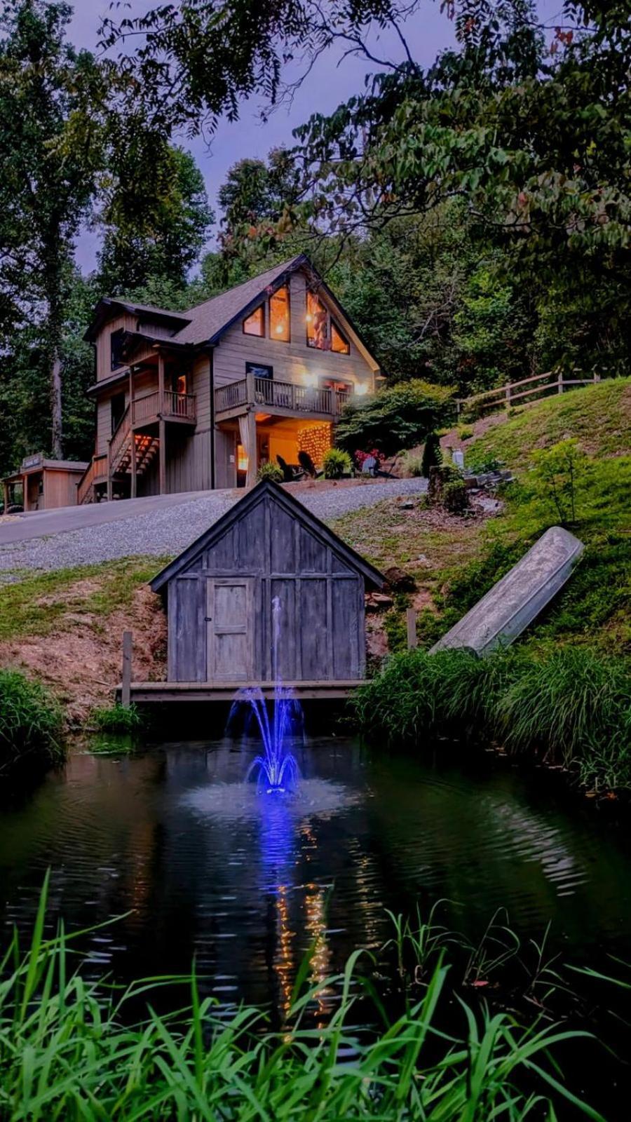 Lil Cabin In The Cove! Mtn Views, Theater, Hot Tub, Games, King Beds, Prime Location! Сивиървил Екстериор снимка