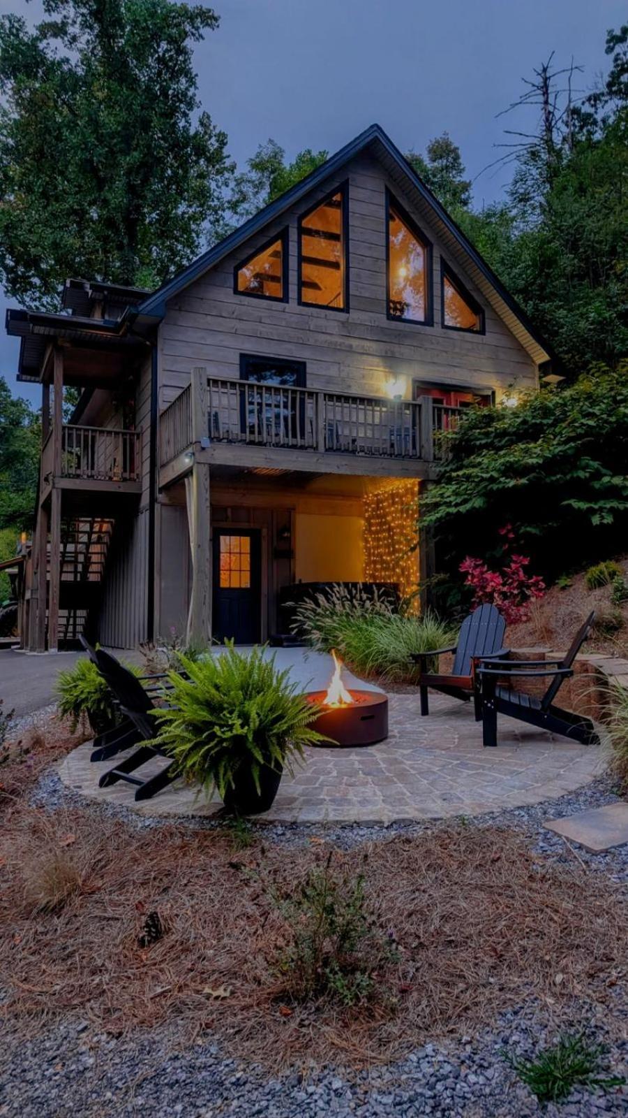 Lil Cabin In The Cove! Mtn Views, Theater, Hot Tub, Games, King Beds, Prime Location! Сивиървил Екстериор снимка