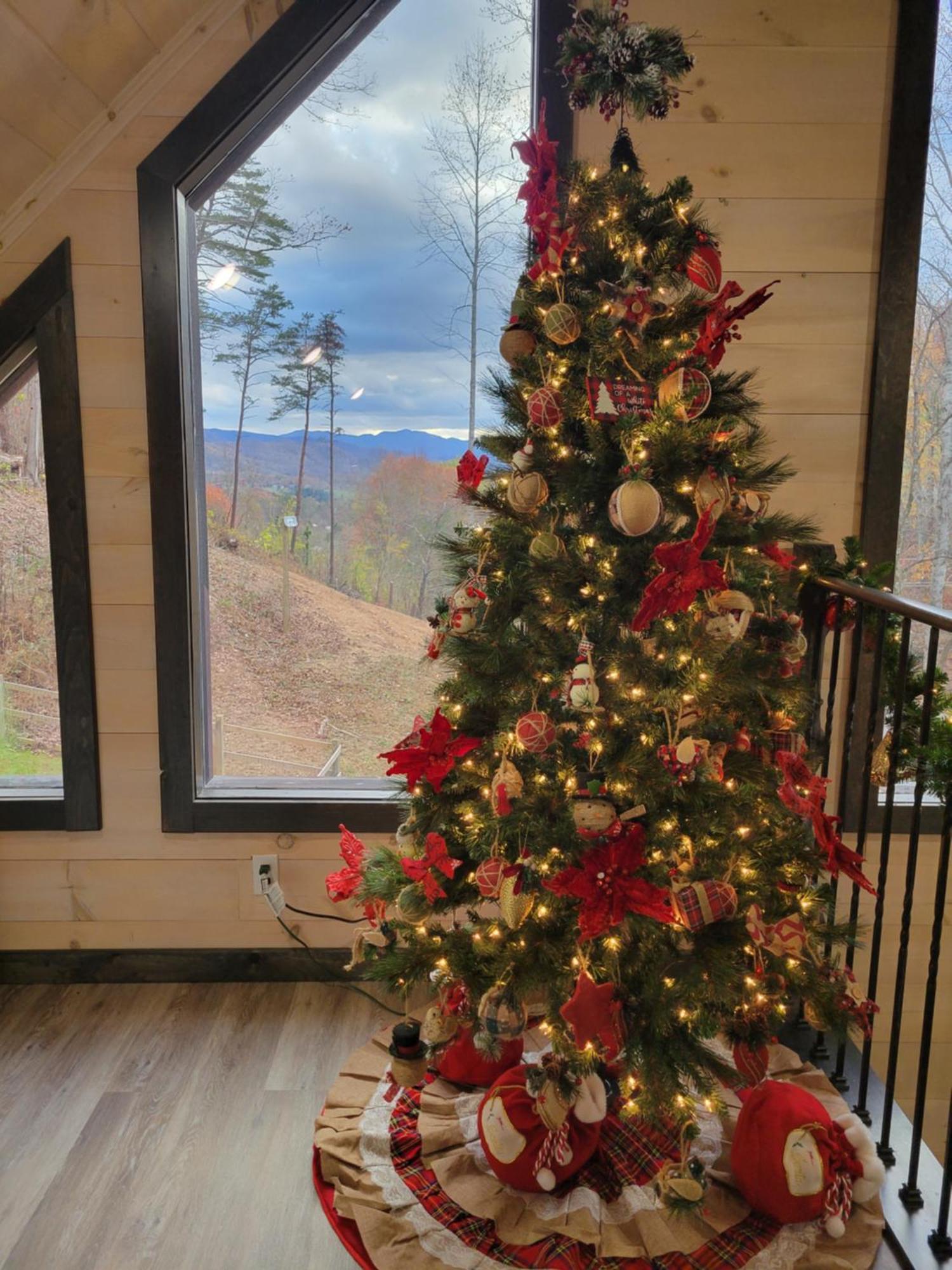 Lil Cabin In The Cove! Mtn Views, Theater, Hot Tub, Games, King Beds, Prime Location! Сивиървил Екстериор снимка