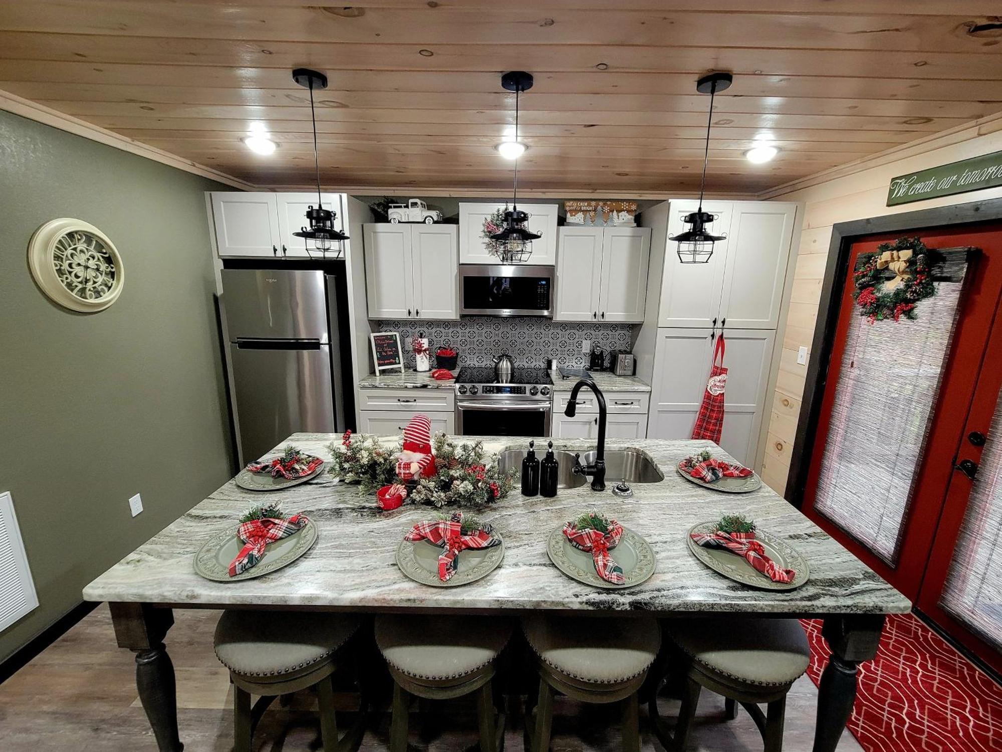 Lil Cabin In The Cove! Mtn Views, Theater, Hot Tub, Games, King Beds, Prime Location! Сивиървил Екстериор снимка